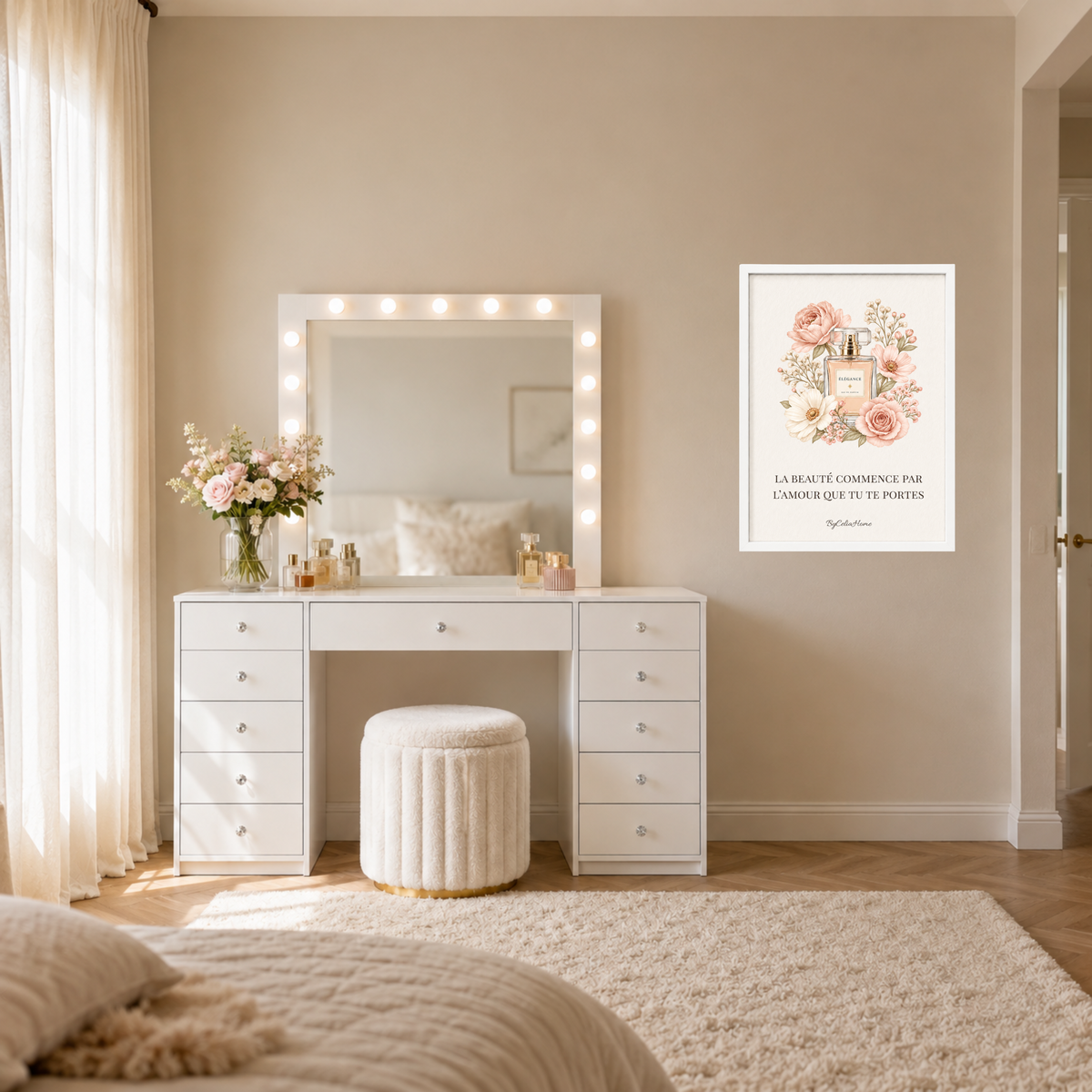 Tableau Self Love [50x70] avec cadre [blanc] au-dessus d’une coiffeuse