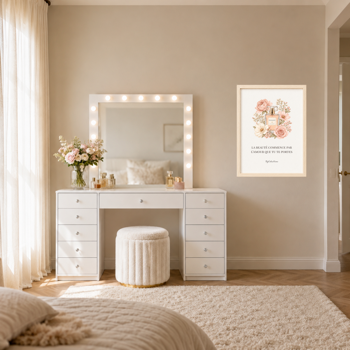 Tableau Self Love [50x70] avec cadre [effet bouleau] au-dessus d’une coiffeuse