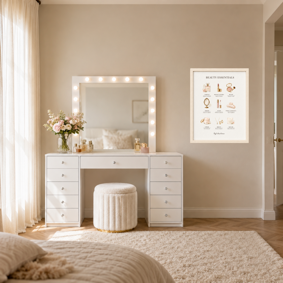 Tableau Beauty Essentials [50x70] avec cadre [effet bouleau] au-dessus d’une coiffeuse
