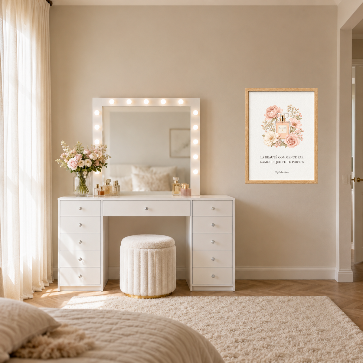Tableau Self Love [50x70] avec cadre [effet chêne] au-dessus d’une coiffeuse